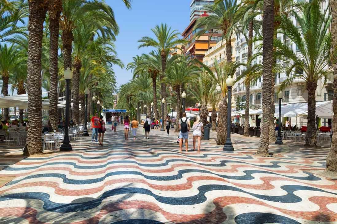 Beach, City Center And Entertainment Alicante Esterno foto