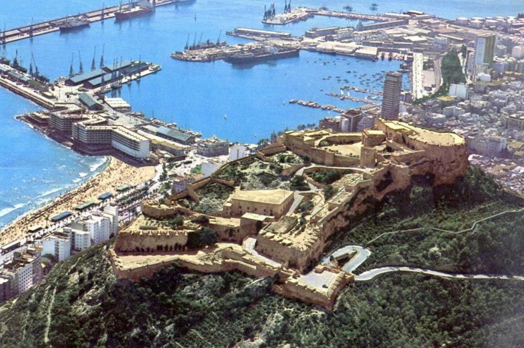 Beach, City Center And Entertainment Alicante Esterno foto